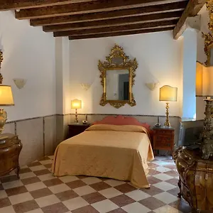 Apartamento Luxury In San Marco With Canal View, Veneza
